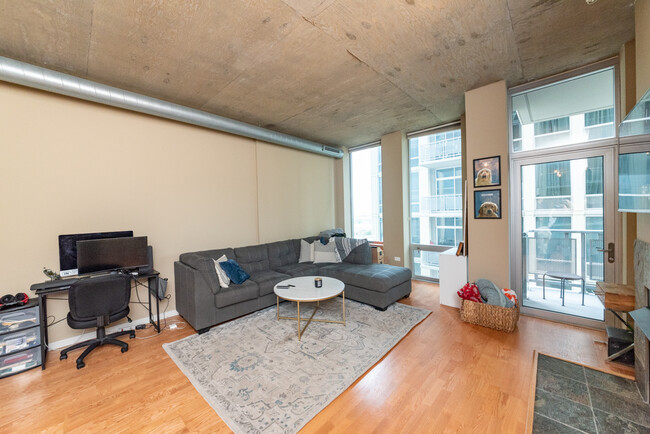 Foto del edificio - 700 N Larrabee St