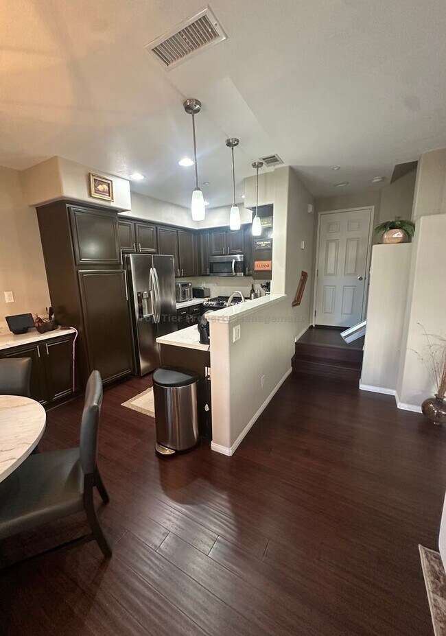 Foto del edificio - Rarely Available Townhome in Highly Sought after Portico-Rancho Carrillo