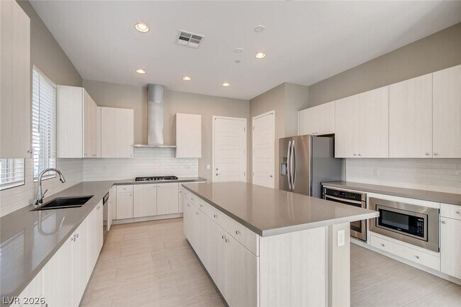 Foto del edificio - 11285 Essence Point Ave