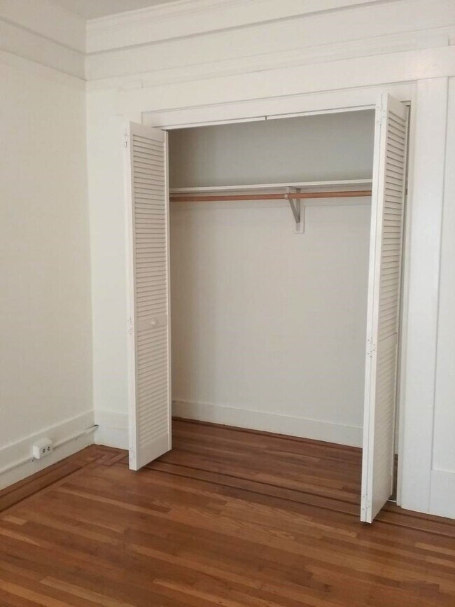 Closet 2 - 1658 Washington St