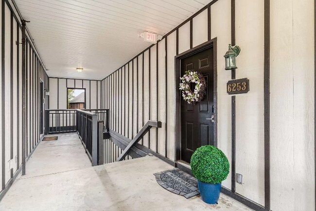 Foto del edificio - 6253 Craughwell Ln