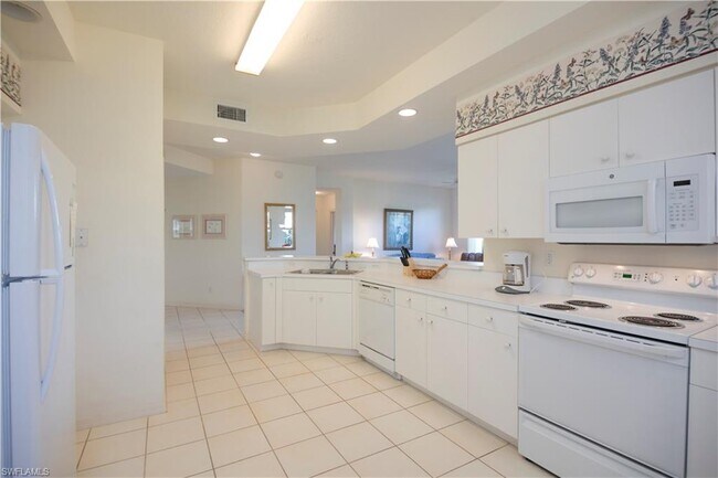 Building Photo - 9610 Village View Blvd