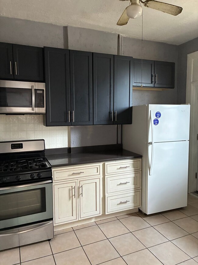 Building Photo - 3019 Ashlyn St