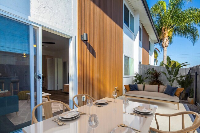 Building Photo - Point Loma Palms
