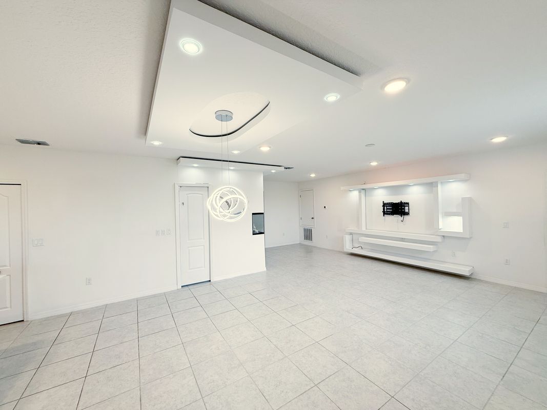 Building Photo - 14 Roels St