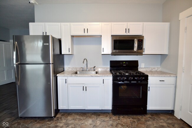 Building Photo - 602 S Miller St