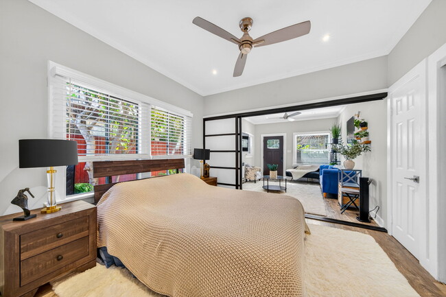 Building Photo - 5915 Lexington Ave