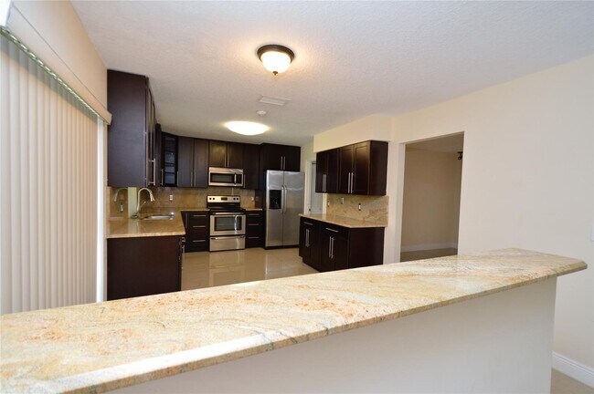 Foto del edificio - 8592 NW 7th St