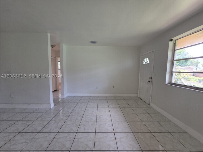 Building Photo - 4730 NW 23rd Ct