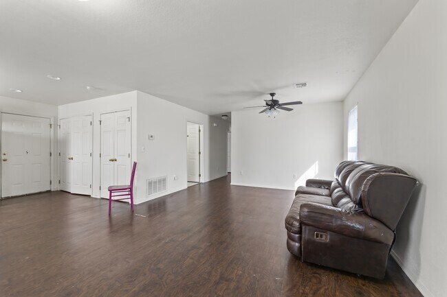Foto del edificio - 3723 W 53rd Pl