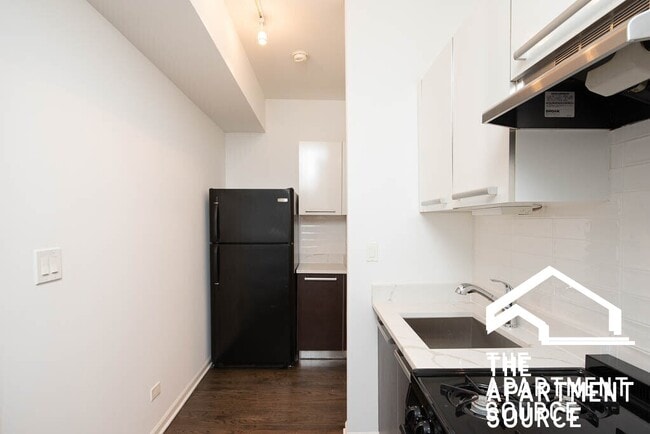 Photo - 5054 N Winthrop Ave Apartment