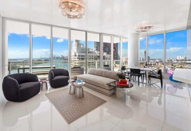 Building Photo - 100 South Pointe Dr