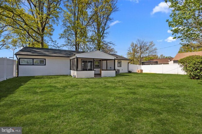 Foto del edificio - 338 Goldenridge Dr