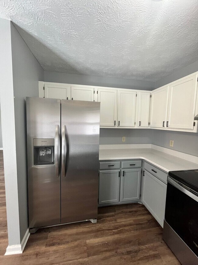 Foto del edificio - 2815 Rosemeade Dr