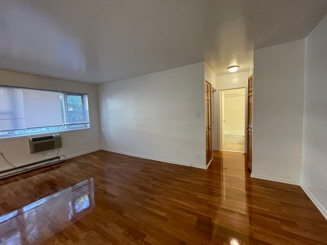 Foto del edificio - 5920 N Kenmore Ave