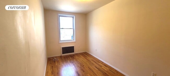 Foto del edificio - 29-11 Ditmars Blvd