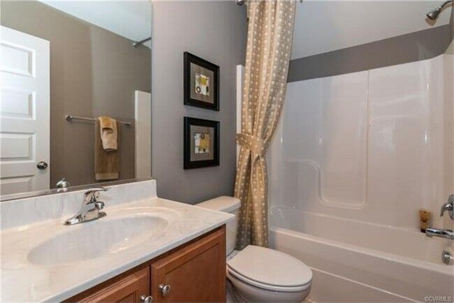 Foto del edificio - 8007 Rutland Village Dr