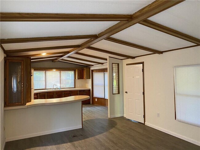 Foto del edificio - 144 Land Harbor Dr