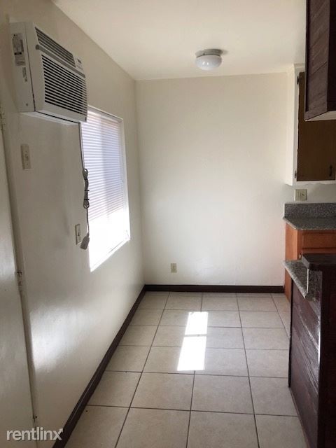 Foto del edificio - 1 br, 1 bath Apartment - 342 E Lancaster Blvd