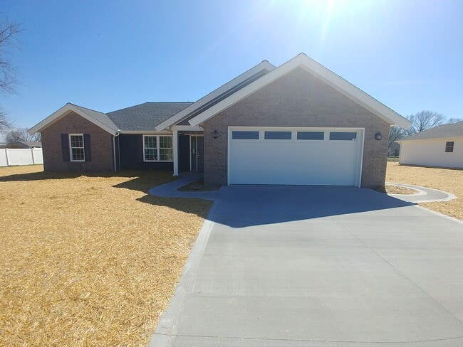 Building Photo - 1421 W Todd Ln