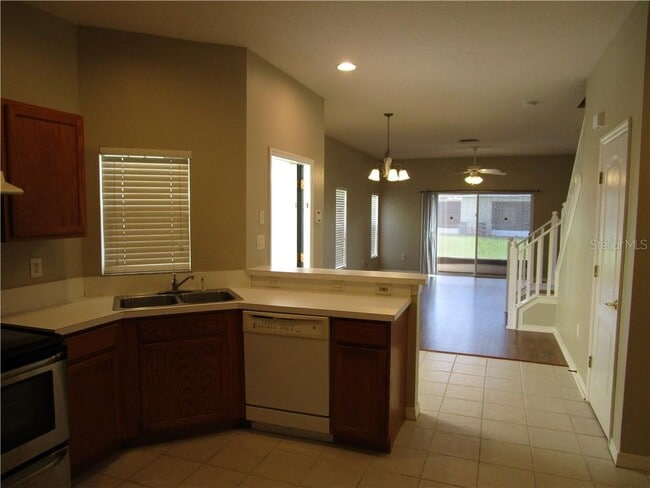 Building Photo - 12945 Kings Crossing Dr