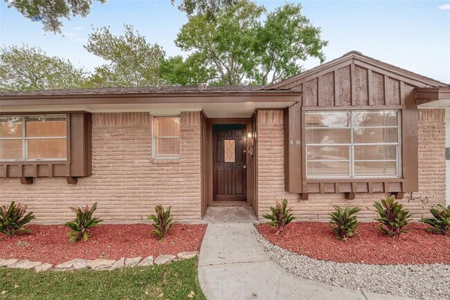 Building Photo - 8110 Cadawac Rd