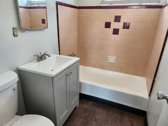 Building Photo - 1158 W 105th St