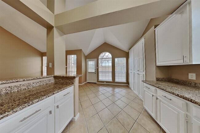 Building Photo - 7415 Broken Ridge Dr