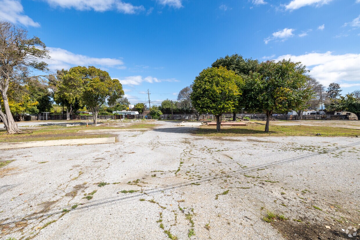 Foto principal - Woodland Creek Mobile Home Park