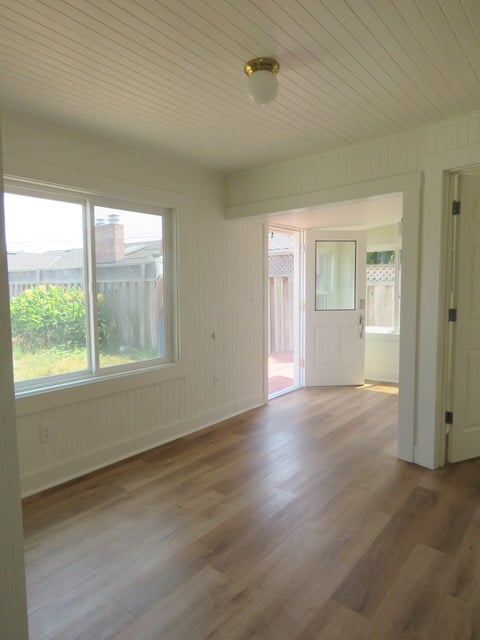 Entry, breakfast nook and living area - 149 Palisades ave