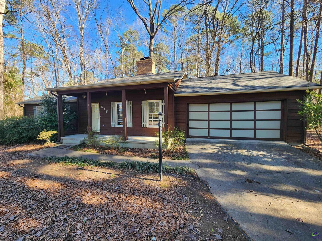 Primary Photo - 515 Wilderness Dr