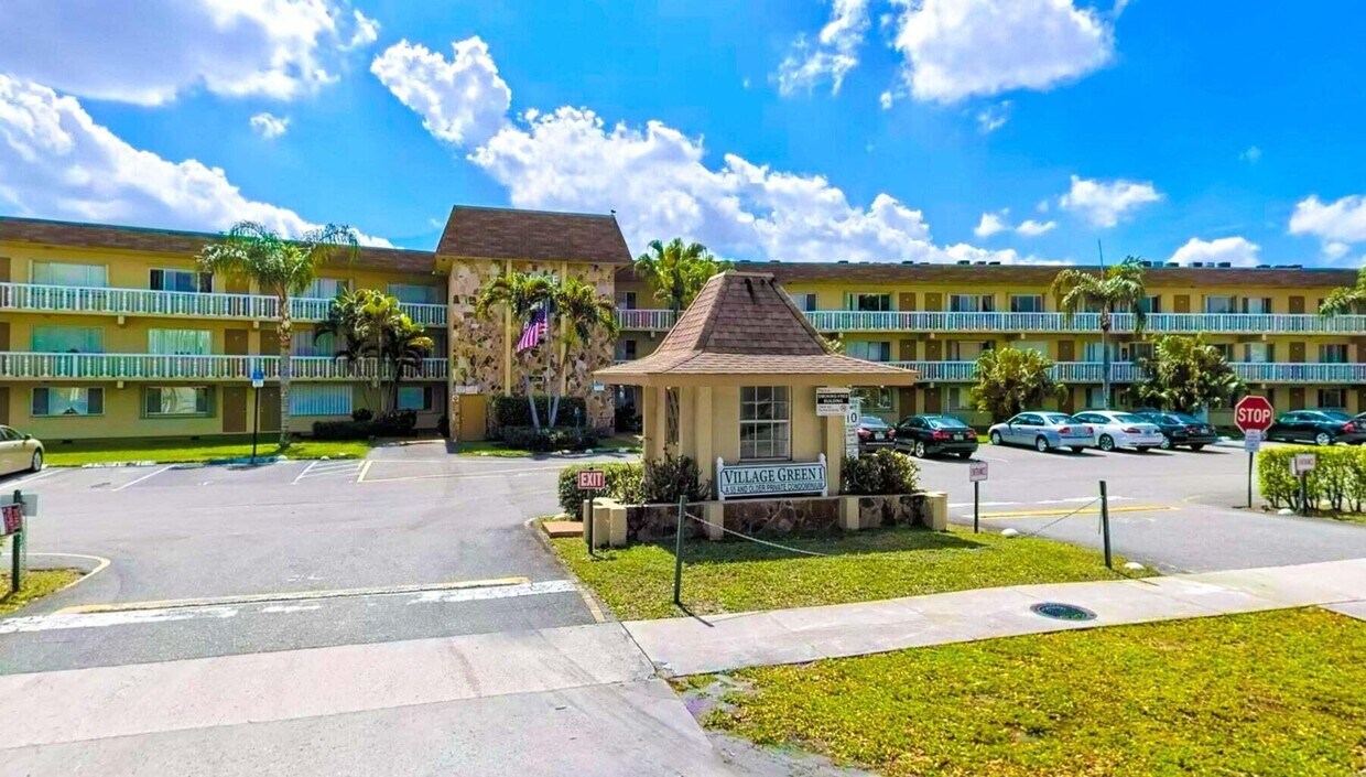 Foto principal - 400 Village Green 216 Cir