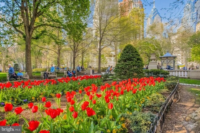 Building Photo - 219 S 18th St