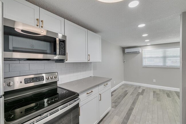 Building Photo - 13496 W Rena Dr