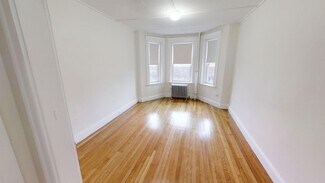 Building Photo - 11 Park Dr