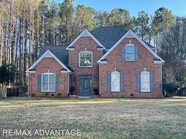 Building Photo - 5 br, 3.5 bath House - 140 Pointer Ridge Trl