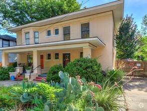 Building Photo - 2014 N Lee Ave
