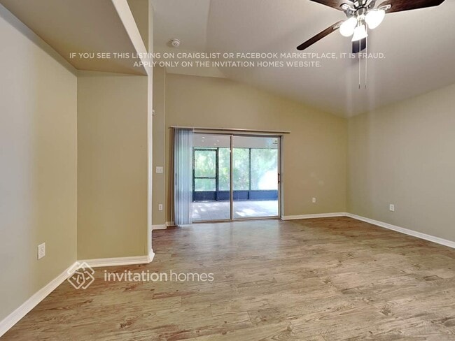 Foto del edificio - 12048 Fall Creek Ct