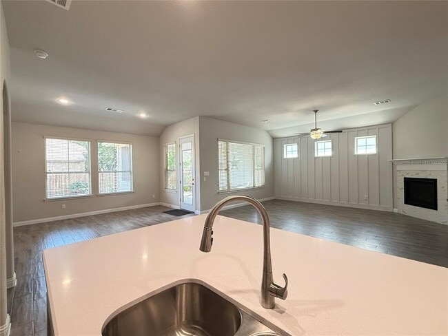 Foto del edificio - 712 Germander Rd