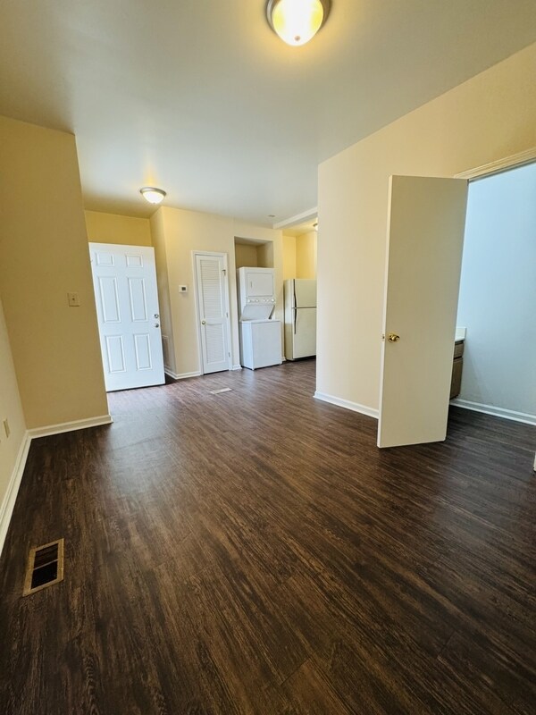 Foto del edificio - 1323 E 10th St