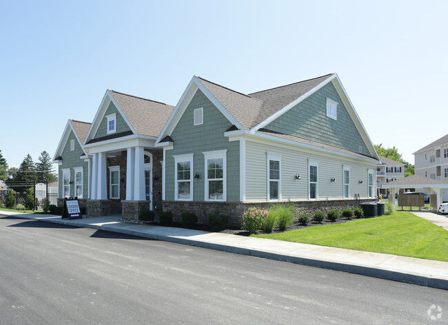 The Residences at Vista Square - 1410 Curry Rd Schenectady, NY ...