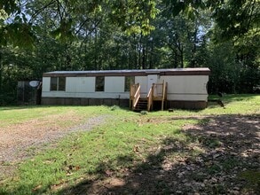 Building Photo - 6855 Skyview Dr SE