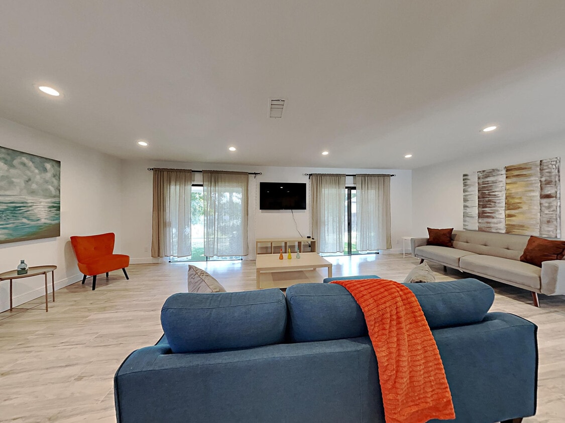 Foto principal - 7326 Lake Floy Cir