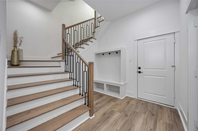 Building Photo - 1941 Knoll St