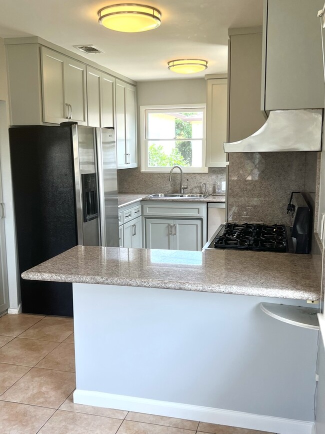 kitchen - 6467 W 85th St