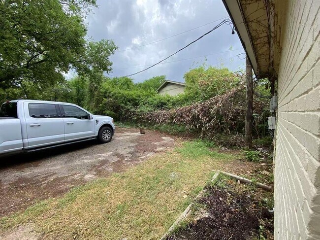 Foto del edificio - 5002 Blue Spruce Cir