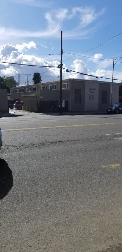 Foto principal - 1536 W Wardlow Rd