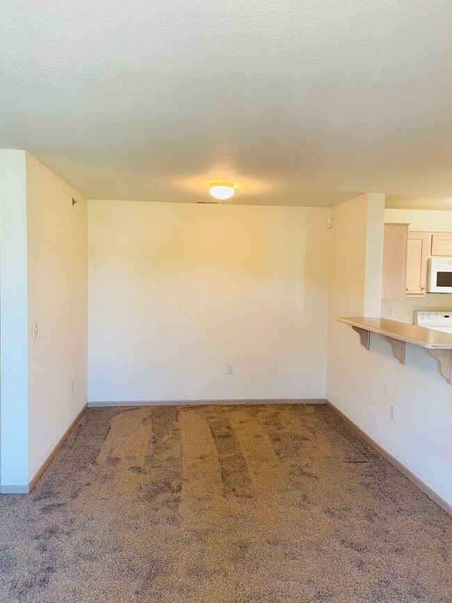 Foto del edificio - Charming Apartment 3-Bed, 2-Bath Home with...