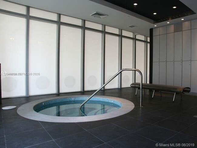 Foto del edificio - 500 Brickell Ave