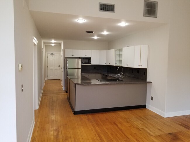 Kitchen - 100 W Washington St